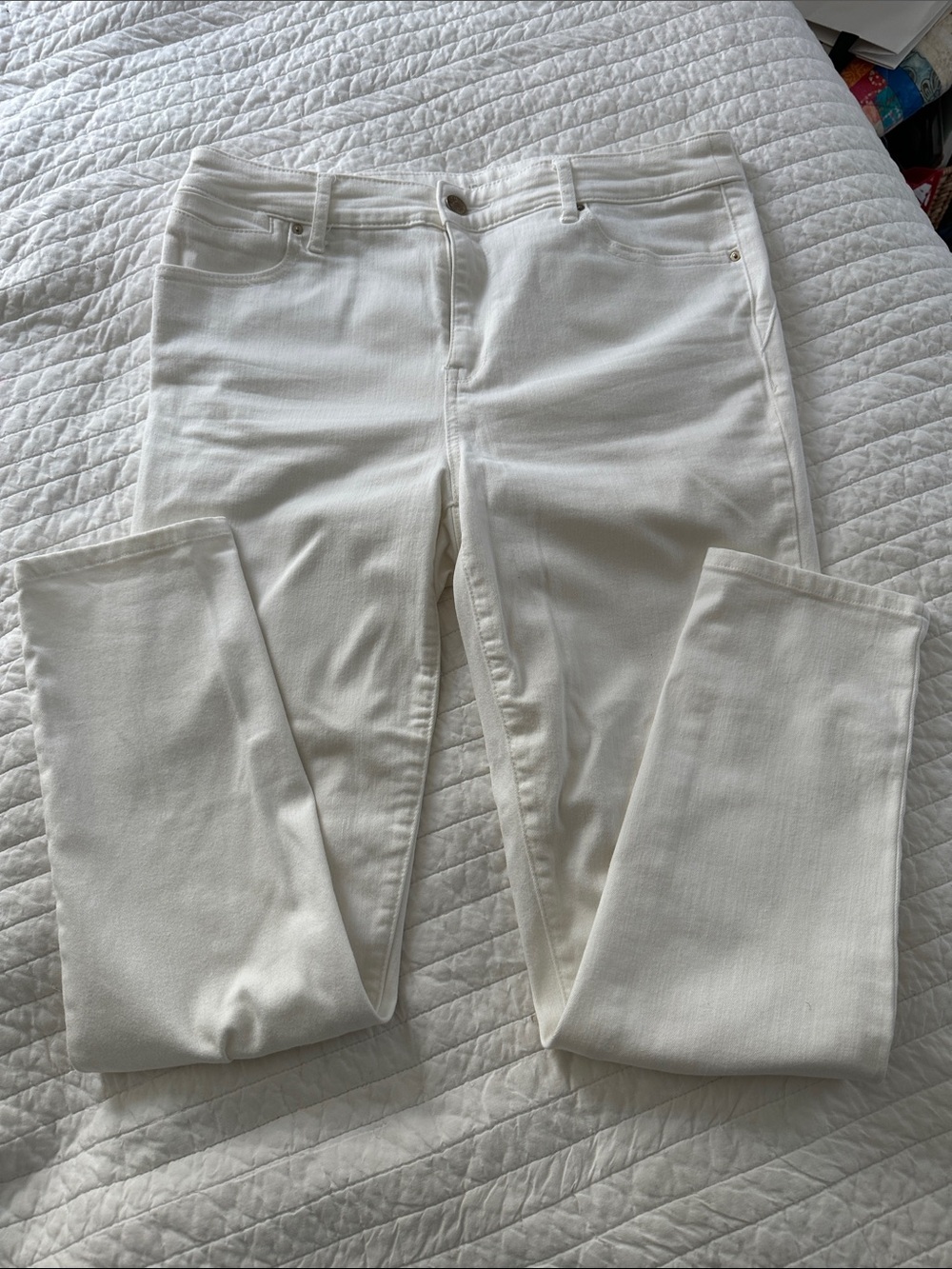 Chico's platinum jagging size 1.5 VGUC  S/M Reed measurements and they stretch